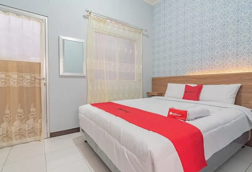 デラックスルーム, Reddoorz Near Alun Alun Garut