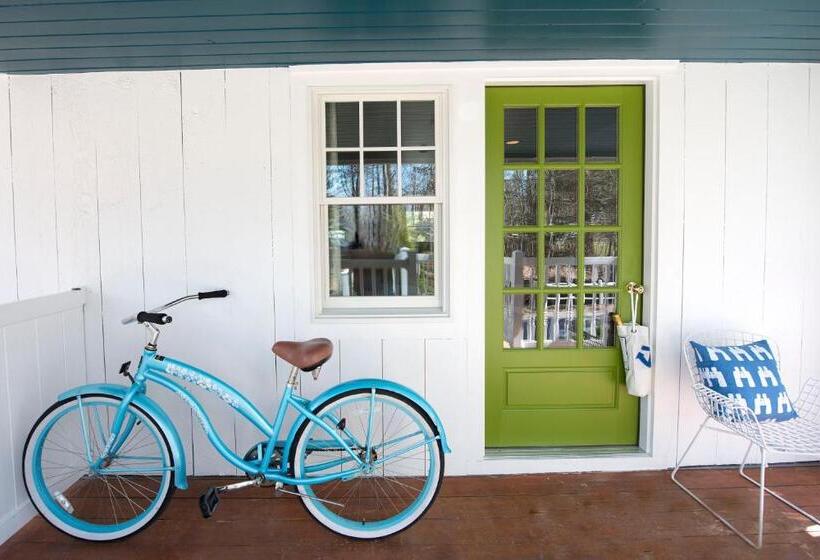 غرفة قياسية سرير ملكى, The Lodge On The Cove