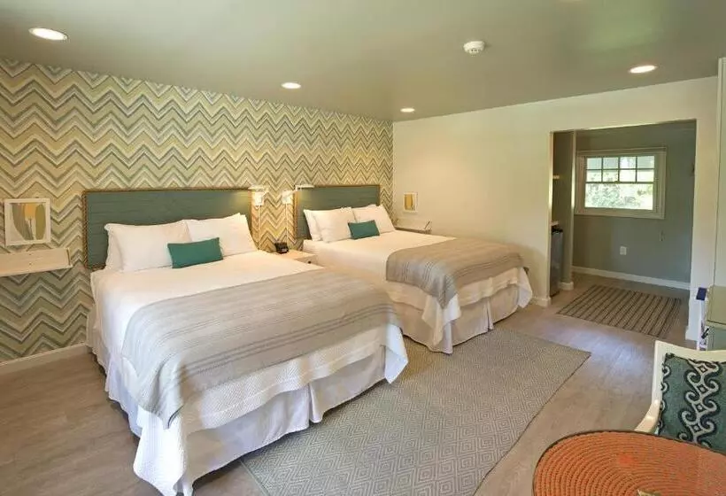 クイーンサイズベッドのスタンダードルーム, The Lodge On The Cove