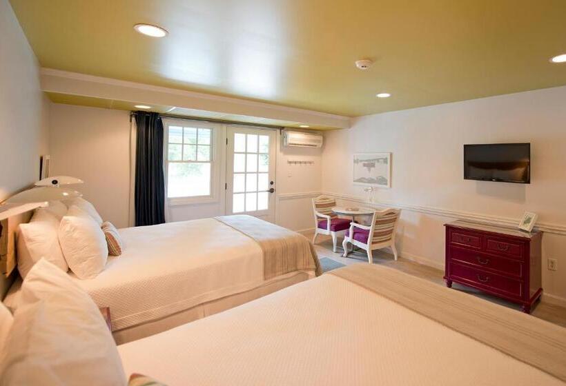 غرفة قياسية سرير ملكى, The Lodge On The Cove