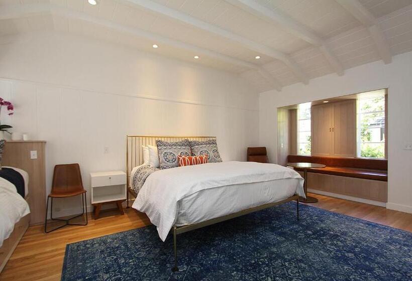 带大床的豪华间, The Vagabond S House Boutique Inn