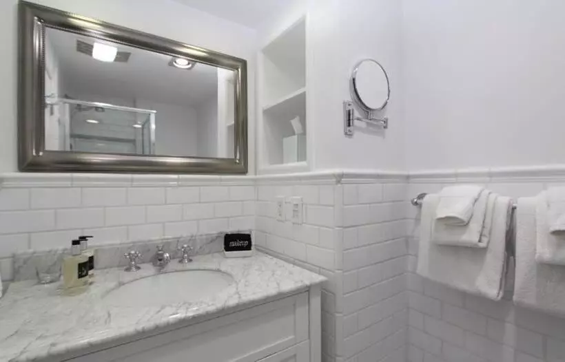 اتاق لوکس, The Vagabond S House Boutique Inn