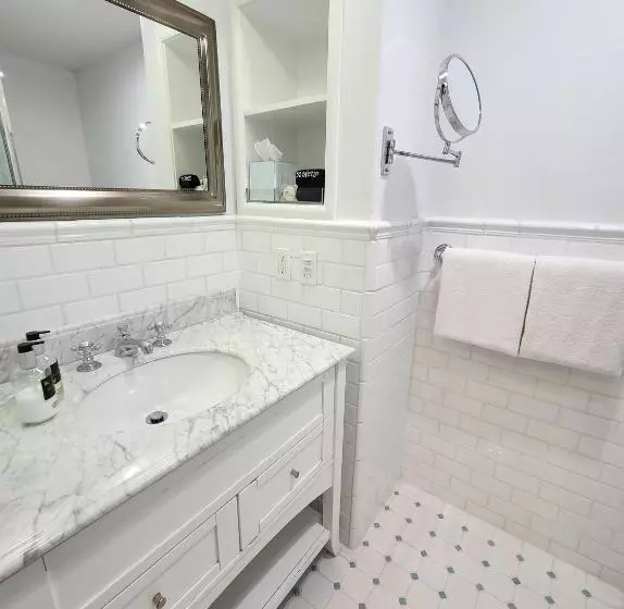 اتاق لوکس, The Vagabond S House Boutique Inn