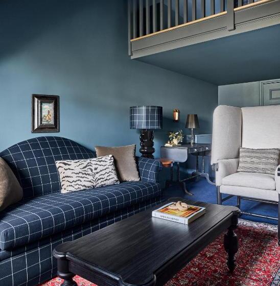 جناح, The Vanderbilt, Auberge Resorts Collection