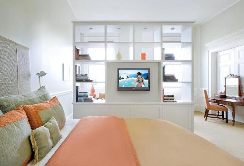 جناح جونيور, The Vanderbilt, Auberge Resorts Collection