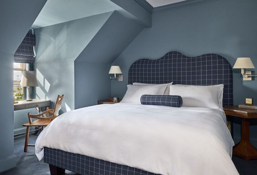 جناح, The Vanderbilt, Auberge Resorts Collection