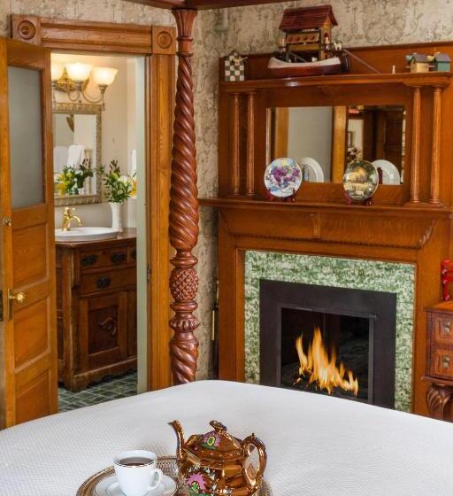 带大床的豪华间, The Village Inn Of Woodstock