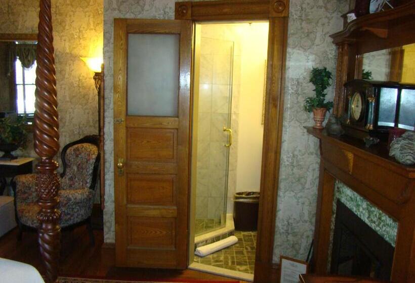 带大床的豪华间, The Village Inn Of Woodstock