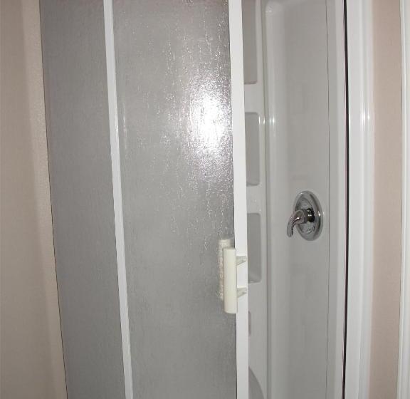 סוויטה, Tri Valley Inn & Suites