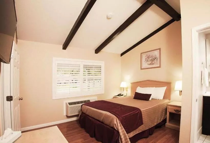 سوییت جونیور, Tri Valley Inn & Suites