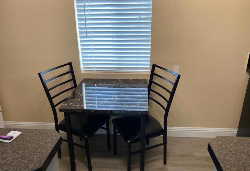 חדר סטנדרט, Tri Valley Inn & Suites