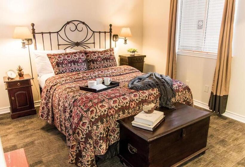 سوییت, Vineyard Court Designer Suites