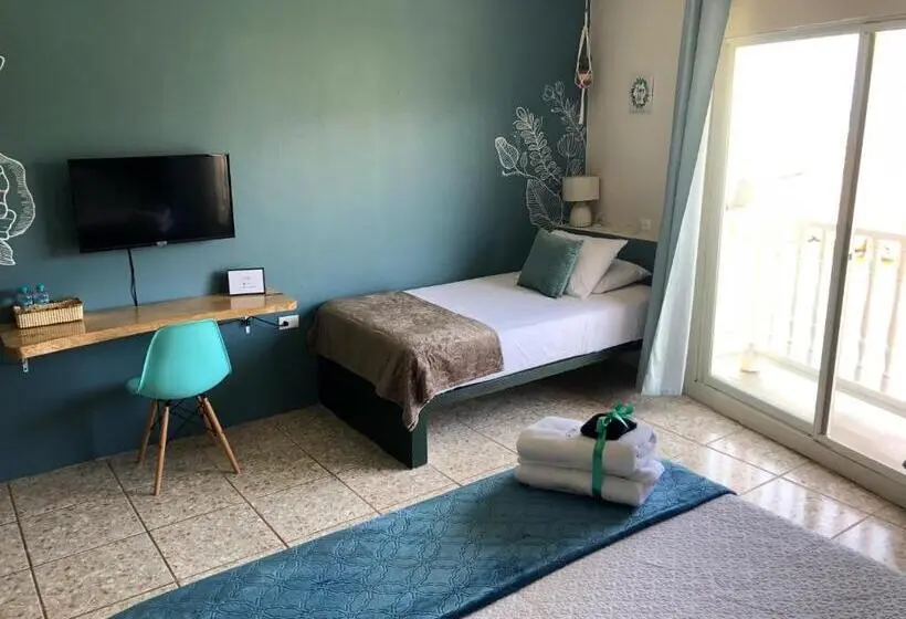 اتاق اساندارد با چشم‌انداز جانبی به دریا, El Nido Boutique B&b