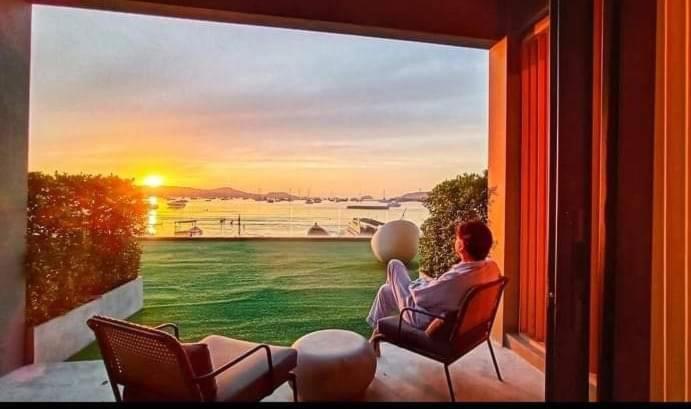 اتاق استاندارد با بالکن و چشم‌انداز دریا, Arch39 Phuket Beach Front   Sha Plus