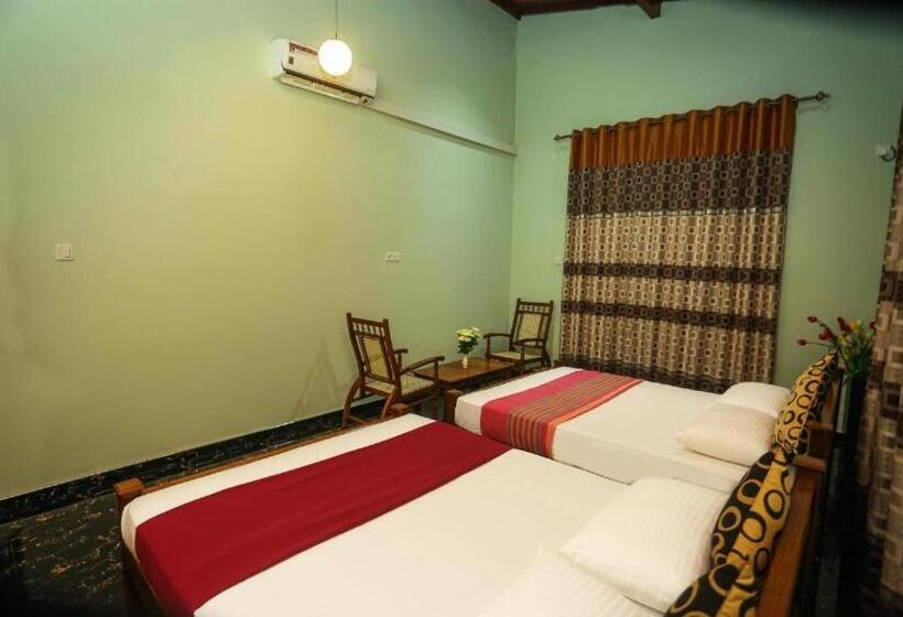 Quarto Familiar, Nirosha Guest House
