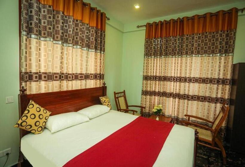 Quarto Deluxe com Sacada, Nirosha Guest House