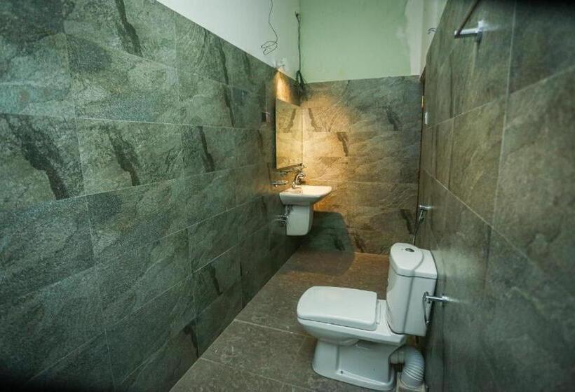 Quarto Deluxe com Sacada, Nirosha Guest House
