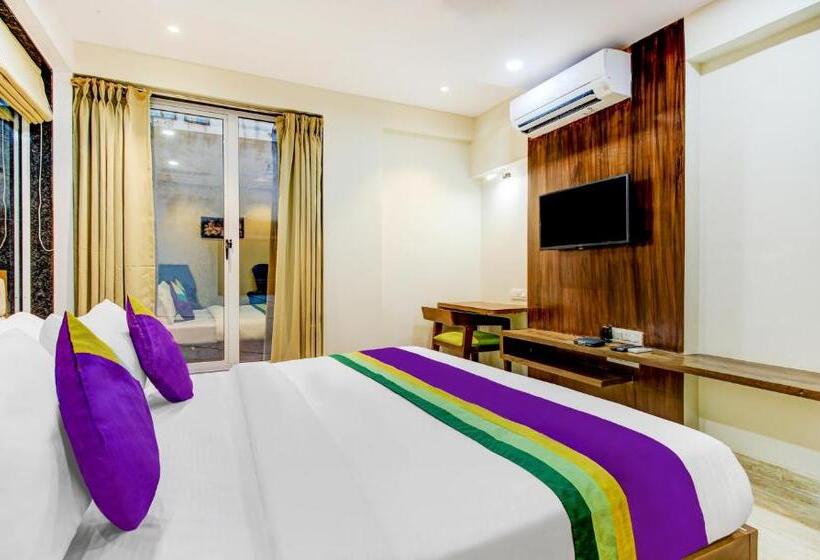 اتاق لوکس, Treebo The Pavilion, Railway Station