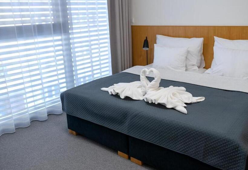 חדר דלוקס, Smetanova