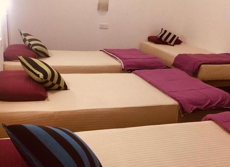 Кровать в Общей Комнате, Tiki Bar Hostel Ella