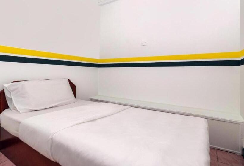 חדר סטנדרד יחיד חדר אמבטיה משותף, Spot On 89936 Sutera Inn