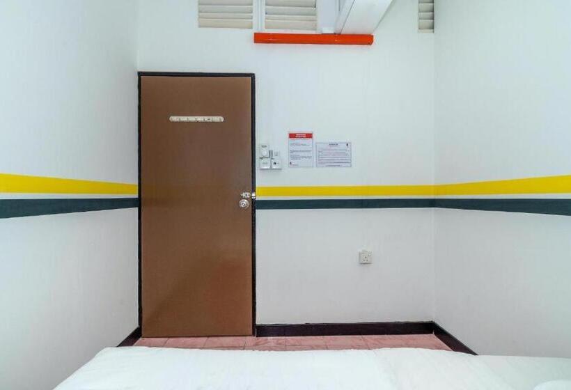 חדר סטנדרד יחיד חדר אמבטיה משותף, Spot On 89936 Sutera Inn