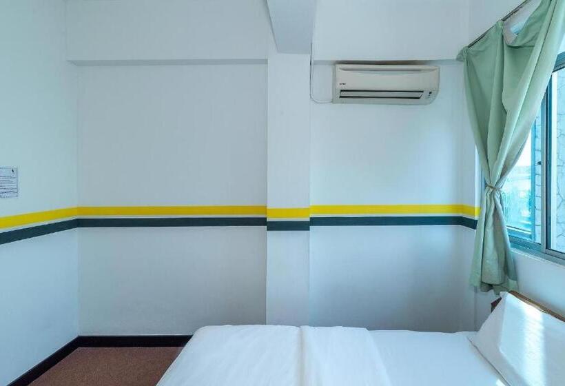 חדר סטנדרט חדר אמבטיה משותף, Spot On 89936 Sutera Inn