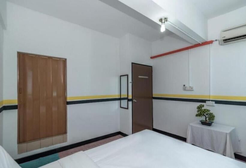 חדר סופריור עם מיטת קינג, Spot On 89936 Sutera Inn