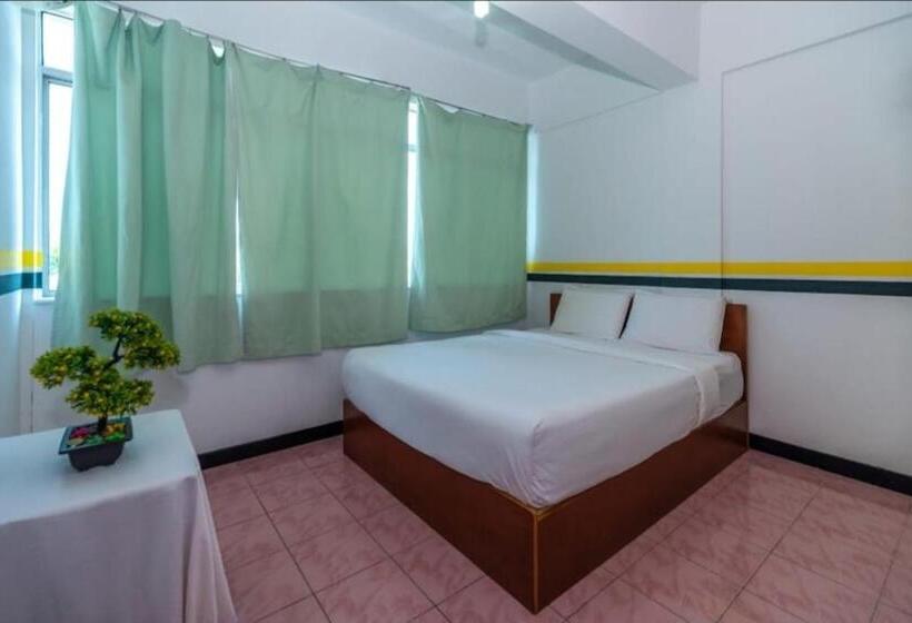 디럭스 룸 킹사이즈 침대, Spot On 89936 Sutera Inn
