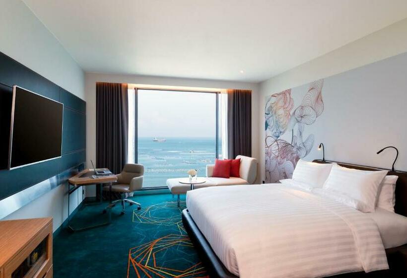 اتاق لوکس با تخت بزرگ, Novotel Marina Sriracha