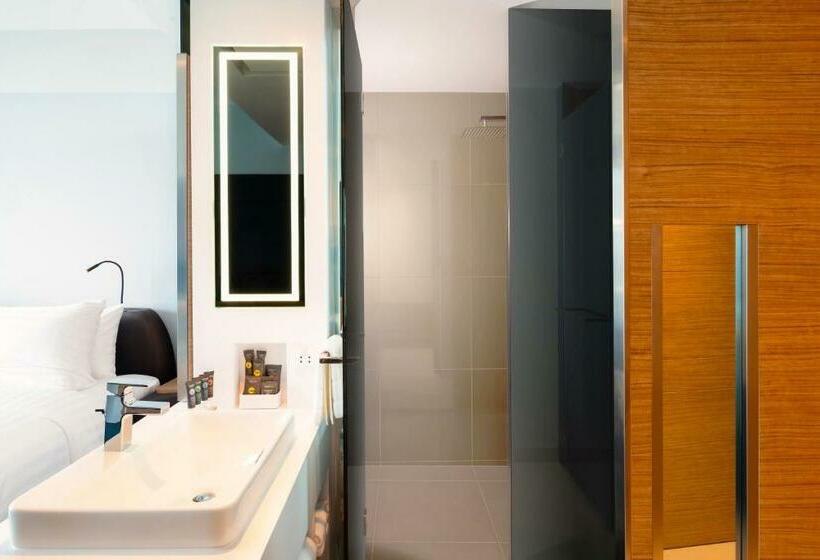 Номер Deluxe Кровать Кинг, Novotel Marina Sriracha