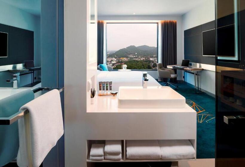 اتاق سوپریور با تخت بزرگ, Novotel Marina Sriracha