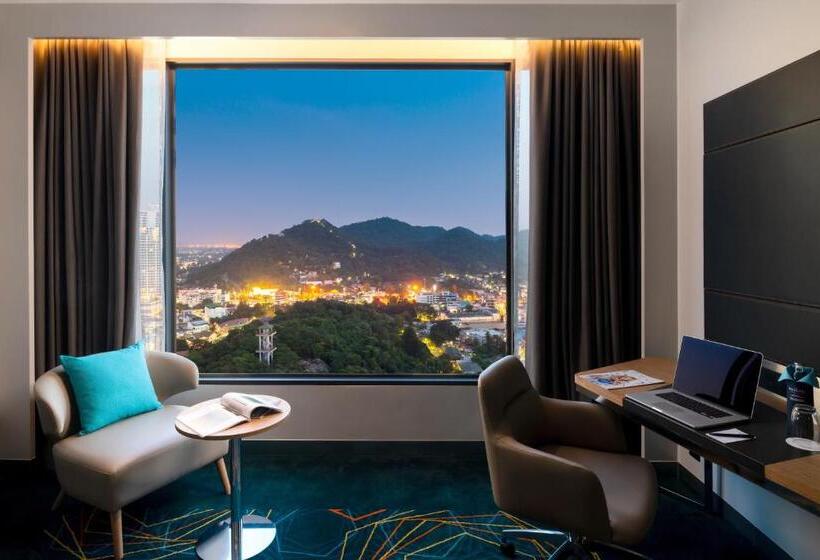 Номер Superior Кровать Кинг, Novotel Marina Sriracha