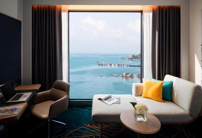 اتاق لوکس با چشم‌انداز دریا, Novotel Marina Sriracha
