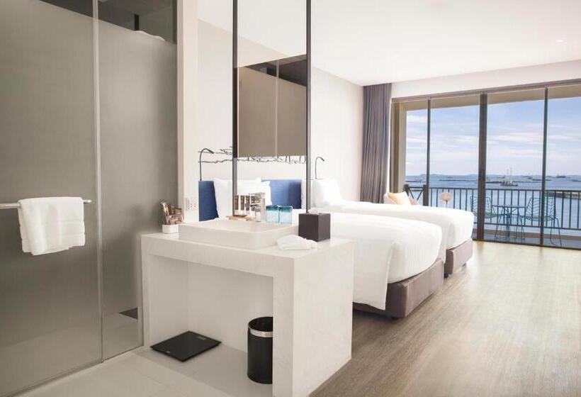 اتاق لوکس با چشم‌انداز دریا, Novotel Marina Sriracha