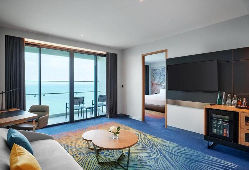 Люкс Кровать Кинг, Novotel Marina Sriracha