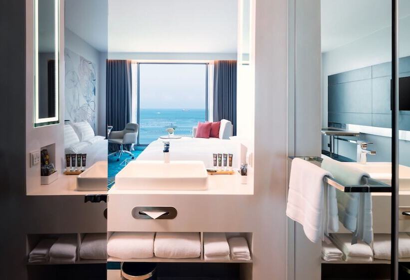 اتاق لوکس با چشم‌انداز دریا, Novotel Marina Sriracha