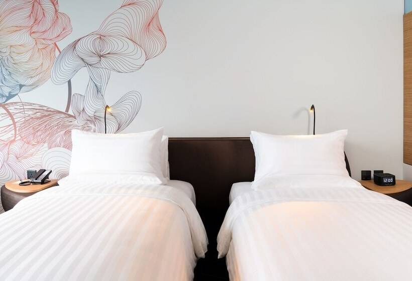 اتاق لوکس با چشم‌انداز دریا, Novotel Marina Sriracha