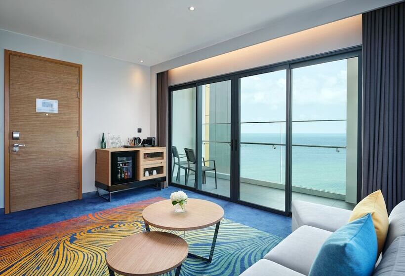 Полулюкс Вид на Море, Novotel Marina Sriracha