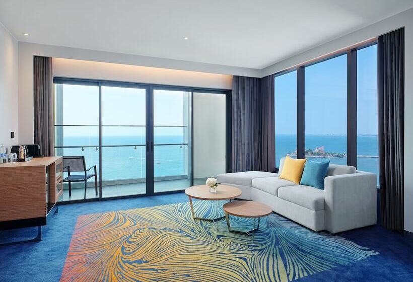 Полулюкс Вид на Море, Novotel Marina Sriracha