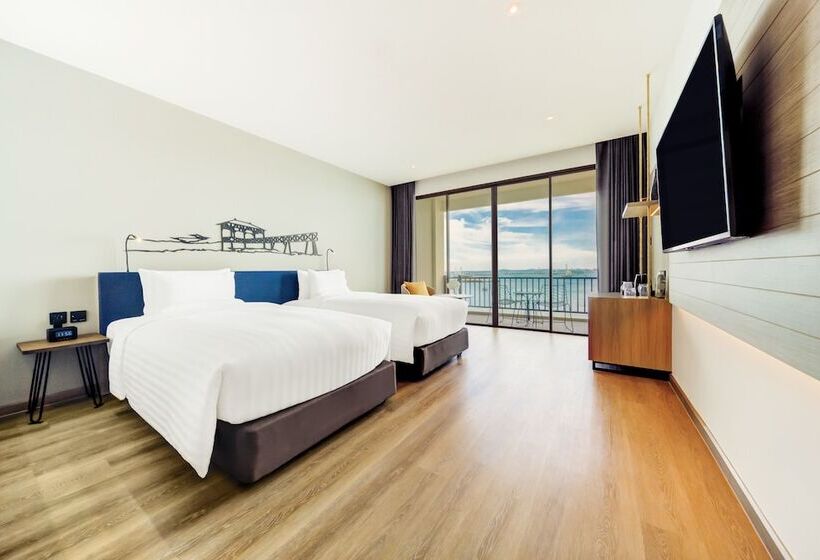 اتاق لوکس با چشم‌انداز دریا, Novotel Marina Sriracha