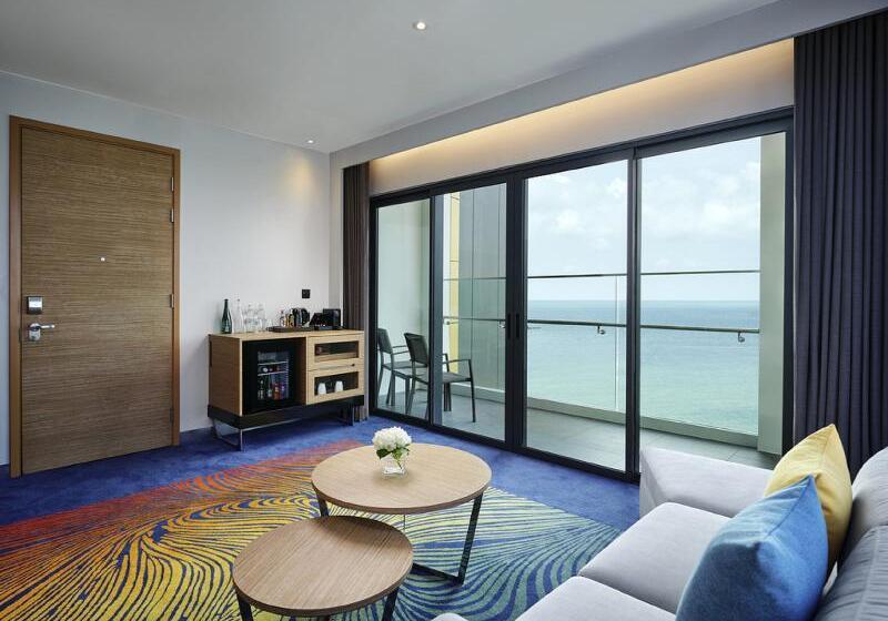 Люкс Кровать Кинг, Novotel Marina Sriracha