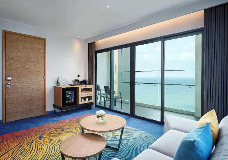 Люкс Кровать Кинг, Novotel Marina Sriracha