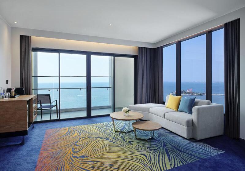 Полулюкс Вид на Море, Novotel Marina Sriracha