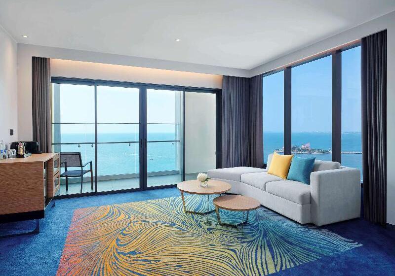 سوییت جونیور با چشم‌انداز دریا, Novotel Marina Sriracha