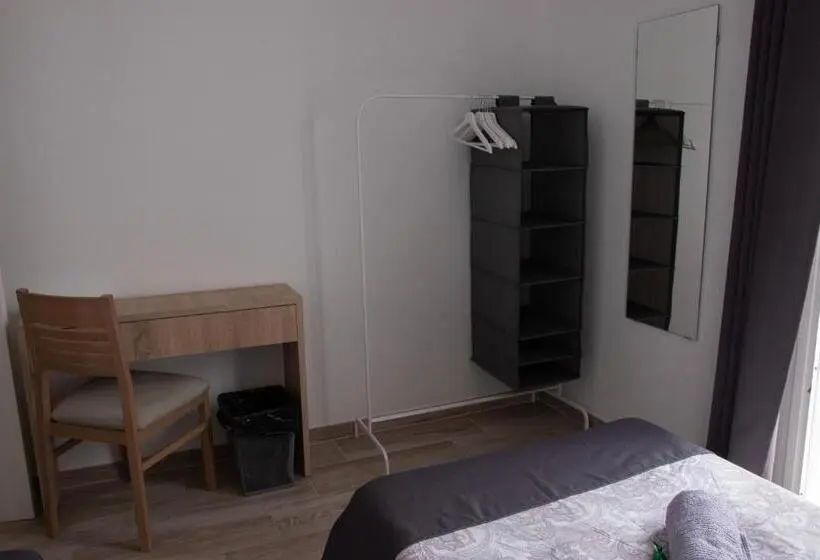 اتاق استاندارد با سرویس بهداشتی مشترک, Tenerife Urbans