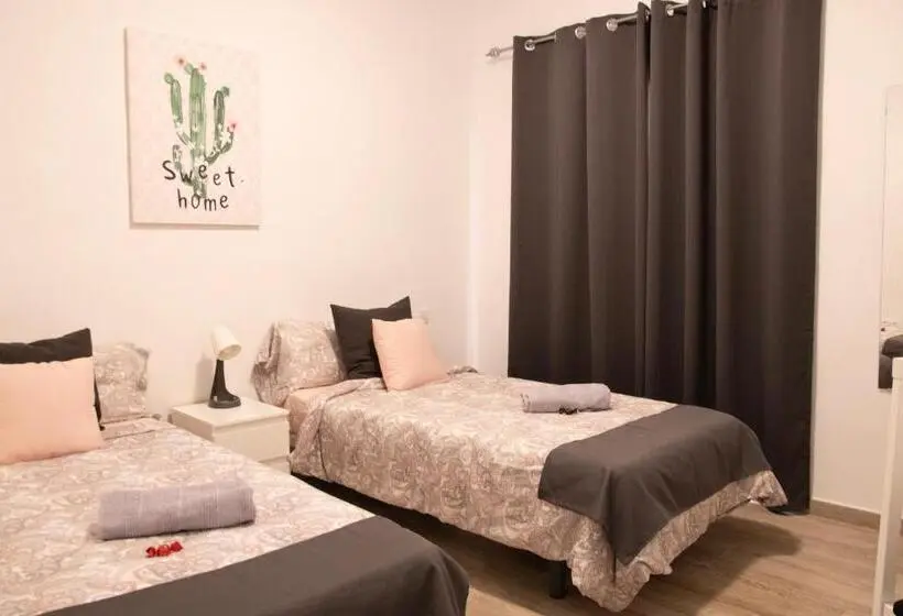 اتاق استاندارد با سرویس بهداشتی مشترک, Tenerife Urbans