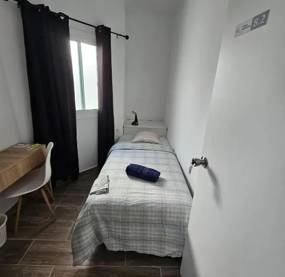 اتاق اکونومی یک تخته, Tenerife Urbans
