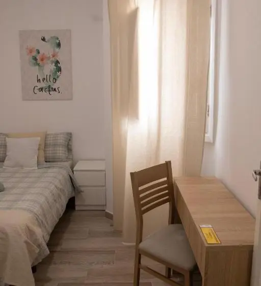 اتاق استاندارد یک تخته با سرویس بهداشتی مشترک, Tenerife Urbans