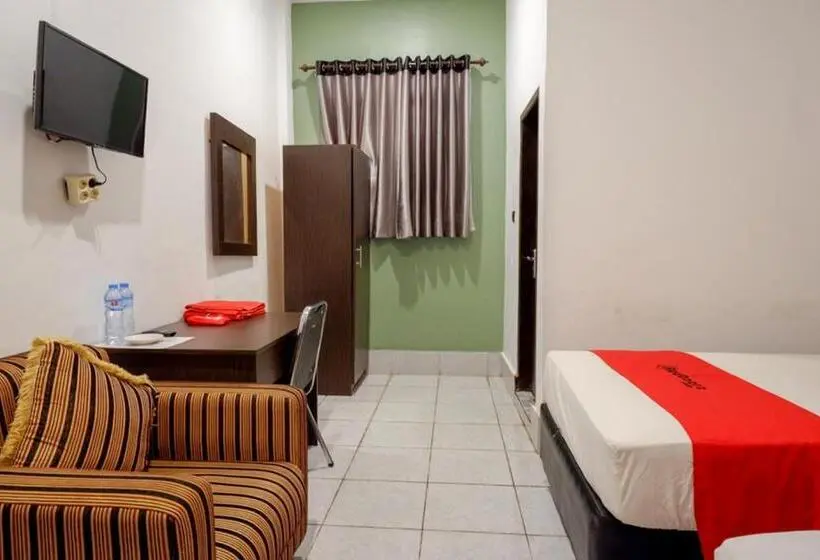 スーペリアールーム, Reddoorz Syariah @ Hotel Wisma Indonesia Kendari